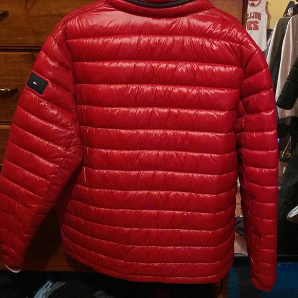 Xl red Tommy Hilfiger puffer jacket - Picture 2 of 3